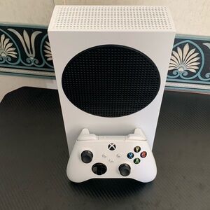 Xbox Series S by Microsoft